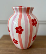 Load image into Gallery viewer, Flower Vase
